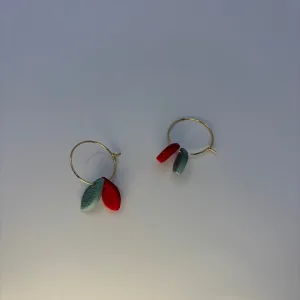 Double Power Ohrringe bunt, Detailansicht handgefertigt aus Polymer Clay