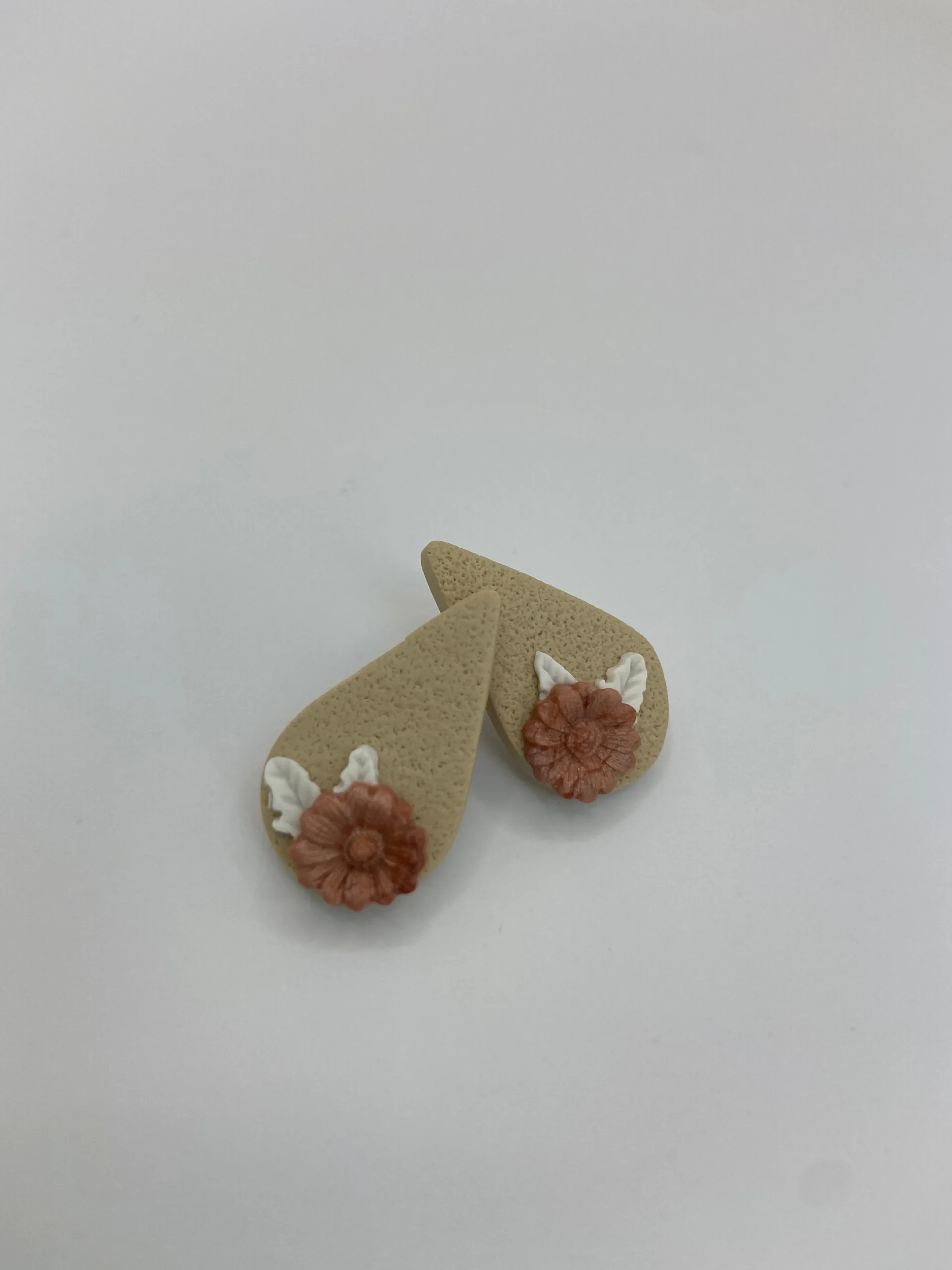 Flower Drop - Beige